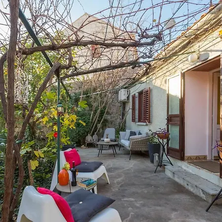 Nonina - Relax And Let Go Apartment